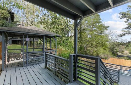 Crestline Heights House | Observatory Drive Terrace House