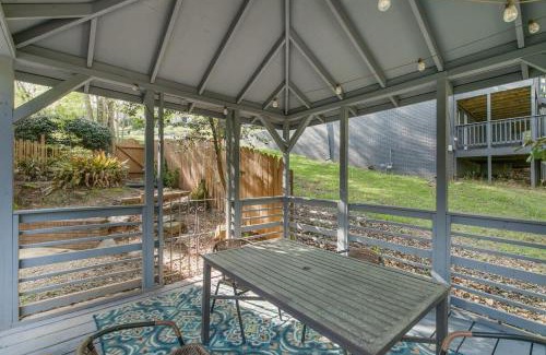 Crestline Heights House | Observatory Drive Terrace House