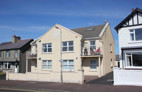 Portballintrae Apartment | Obsidian: Arguably the best view in Portballintrae