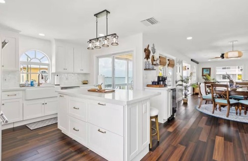 Cutthroat Harbor Estates House | ✨️ Ocean access w/Dock, 4 bed/4 bath. Inquire for any special requests ✨️ n