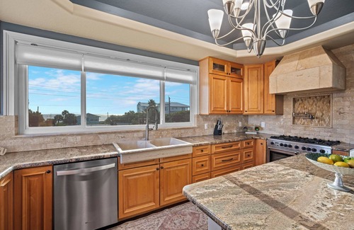 Crescent Beach House | Ocean and River Views- w/Heated Pool/Hot tub/Elevator-Kayaksn