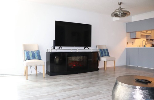 Ocean Drive Condo | OCEAN BLISS! Beautiful oceanfront condo with large balcony