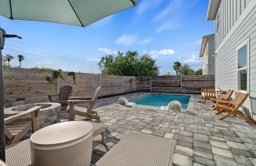 Crescent Beach House | Ocean Breeze- Chic Steps to beach Family Friendly