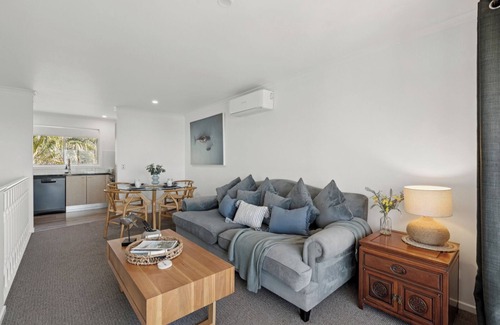 Sapphire Beach Apartment | Ocean Edge at Sapphire Beach Coastal Charm & Ocean Views in Aqua Luna Resort