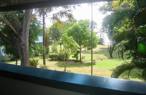 Orange Bay House | Ocean front beauty on 2 storeys at The Point