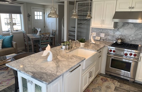 Misquamicut Cottage | Ocean Front Cottage With Private Beach On Watch Hill End of Westerly