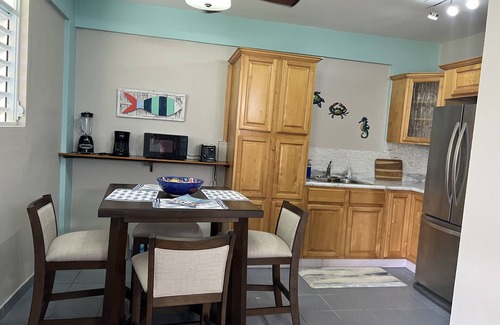 Jarealito House | Ocean front home with 3 suites, salt water pool, gated and Wifi.