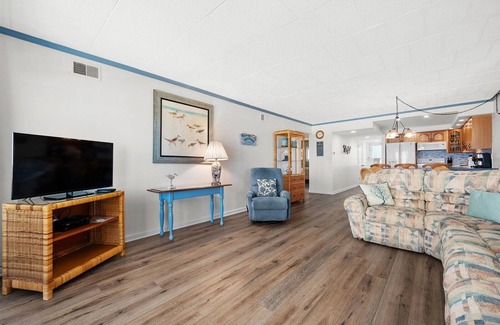 Ocean City Condo | Ocean Hideaway 108 - 2 bedroom oceanfront on boardwalk.