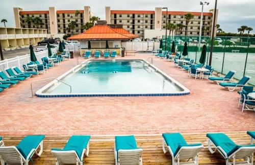 Cocoa Beach Resort | Ocean Landings Resort: Pools, Spa, Beach, free WIFI and a lot more