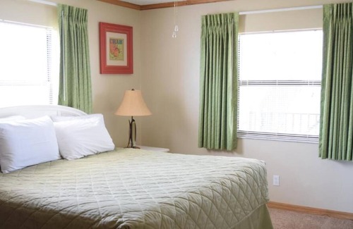 Cocoa Beach Resort | Ocean Landings Resort: Pools, Spa, Beach, free WIFI and a lot more