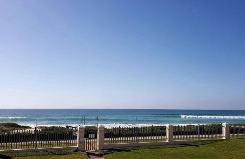 Pollok Beach Apartment | Ocean living @ Summerseas