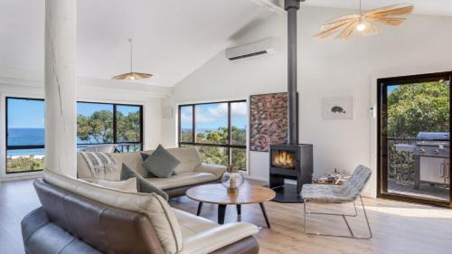 Killcare Heights House | 'Ocean Ridge at Killcare' by HolidayCo