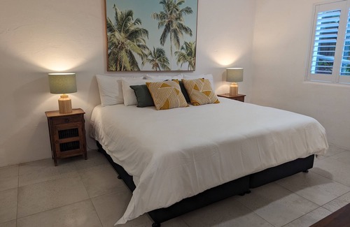 Noosa Heads Apartment | Ocean & River Views, Sunsets, Stroll to Hastings St