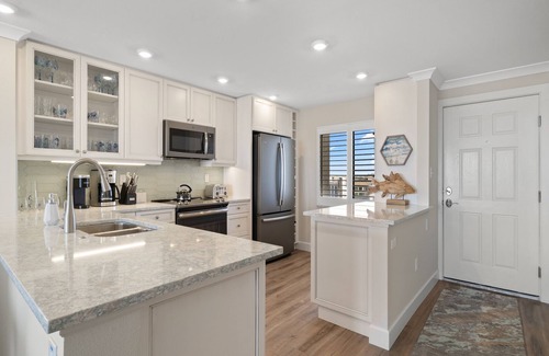 Madeira Beach Condo | Ocean Sands 908