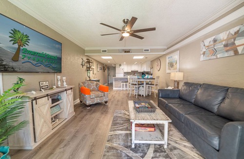 Panama City Beach Condo | Ocean Seven Sugar Beach E7-Free Beach Chairs-Ground Floor-1Bd/1Ba/Sleeps 4-Walk to Beach