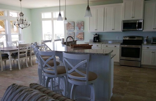 Ocean Isle Beach House | Ocean & sound views! Enjoy long Fall weekends - rare Thanksgiving week available