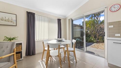 Umina Beach House | Ocean Sounds - Umina Beach