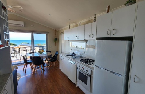 Apollo Bay Cabin | Ocean Sunrise Cabin Apollo Bay - in popular caravan park with lovely ocean views