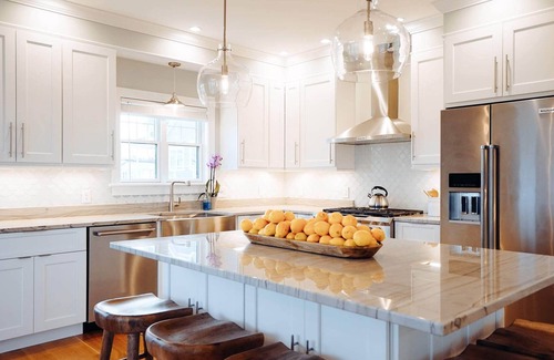Narragansett House | Ocean View, Beach View, Walk to Beach, Central Air, Linens/towels/beach towels!