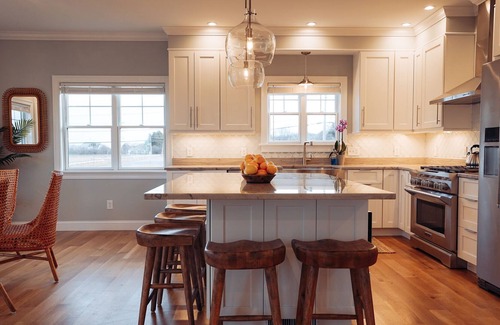 Narragansett House | Ocean View, Beach View, Walk to Beach, Central Air, Linens/towels/beach towels!