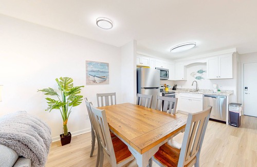 Fort Morgan Condo | Ocean-view condo with central AC, indoor pool, & gym - sunsets on the beach