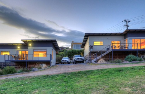 Dover Apartment | Ocean View Cottages - Essentially Tas Dover