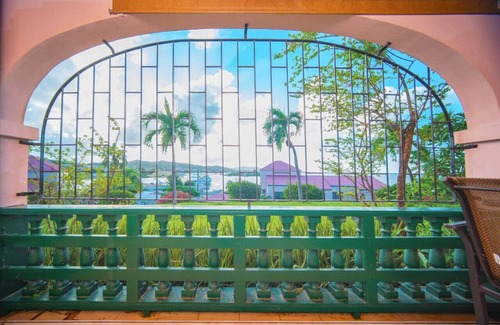 Estate Altona Apartment | Ocean View Oasis: 2BR/2BA