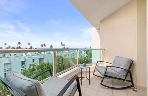 Herreras Apartment | Ocean View Penthouse with pool, beachfront complex apts