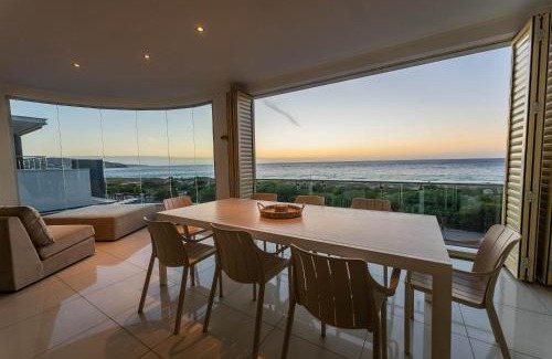 Seacliff House | Ocean View Villa with Pool Spa & Cinema