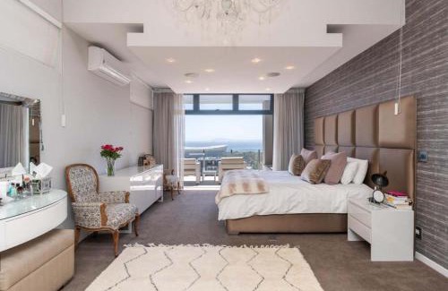 Green Point Apartment | Ocean Views 5 Bedroom Apartments