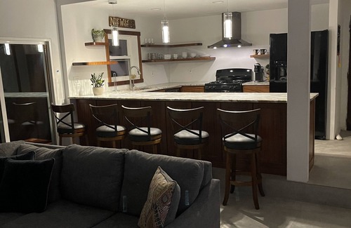 Johnson Bay House | OCEAN VIEWS AND SOUNDS MINUTES FROM ALL AMENITIES