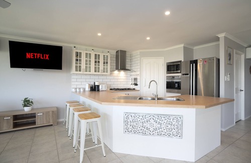 Clagiraba House | Ocean views, hot tub, sleeps 12, BBQ & Ping Pong table