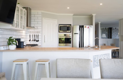 Clagiraba House | Ocean views, hot tub, sleeps 12, BBQ & Ping Pong table