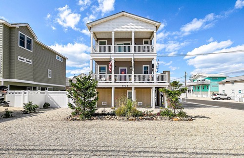 Holgate House | Ocean Views without Oceanfront Prices, just steps from the Beach with Lifeguards