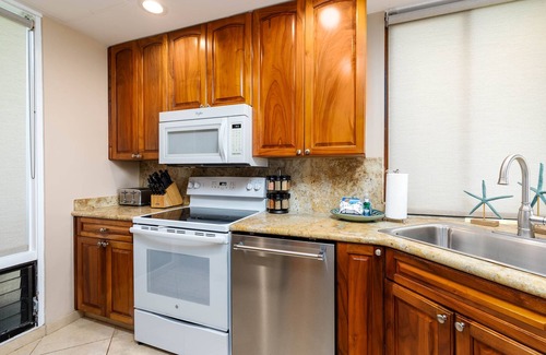 Napili Condo | Oceanfront 1BR/2BA Villa at Kapalua Bay | Gated Luxury 30G1 Condo