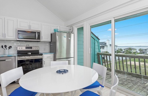 Emerald Isle House | Oceanfront 2 BR Duplex East w/Stunning Views, Sundeck, Balconies & Easy Beach