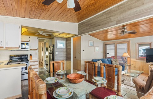 Cudjoe Key House | Oceanfront 2BR/2BA in Cudjoe Key | 50' Seawall, Dock, Open Porch, Stunning Views