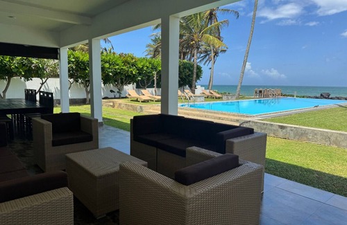 Devinuwara Villa | Oceanfront 5-bedroom villa with pool & chef on Sri Lanka's Southernmost point