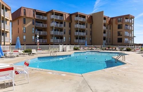 Sneads Ferry Apartment | Oceanfront Bliss at Wave Raider -Perfect Getaway