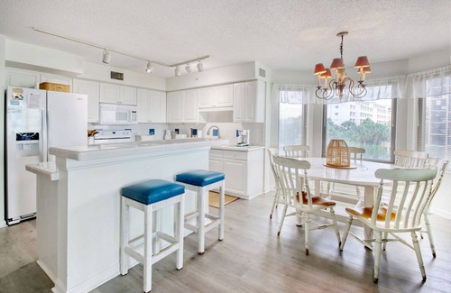 Litchfield by the Sea Condo | Oceanfront condo at Litchfield By the Sea with access to community pool and tennis courts.