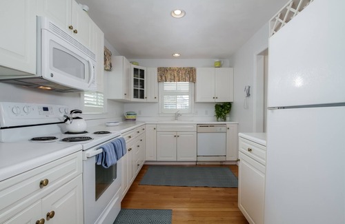 Point Judith House | Oceanfront Cottage in Pt Judith