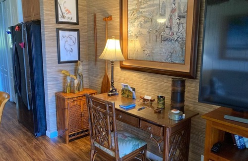 Kailua-Kona Condo | Oceanfront Cozy 1 BR w/Private Lanai next to Pool - Manicured Garden Property