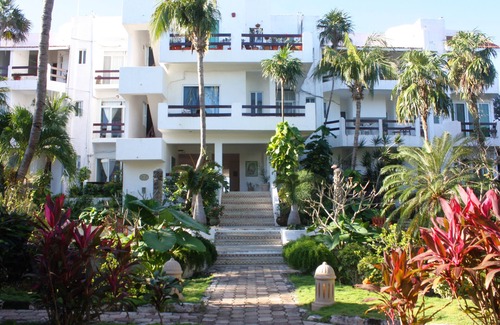 Akumal Condo | Oceanfront double size beach condo in La Sirena condominium