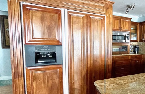 Cutthroat Harbor Estates House | Oceanfront Gated Corner lot Amazing Sunsets. 90” BoatDock & 12 person Swim Spa!