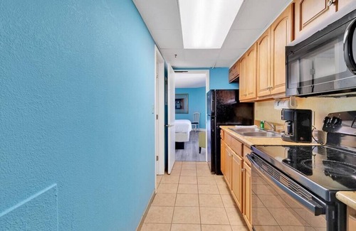 Myrtle Beach Condo | Oceanfront Gem: Stylish Condo with Ocean Views