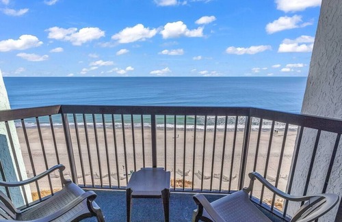 Myrtle Beach Condo | Oceanfront Gem: Stylish Condo with Ocean Views