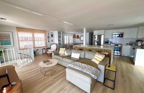 Monroe County House | OCEANFRONT Home in Key Largo with golf cart. Leave your boat in your backyard
