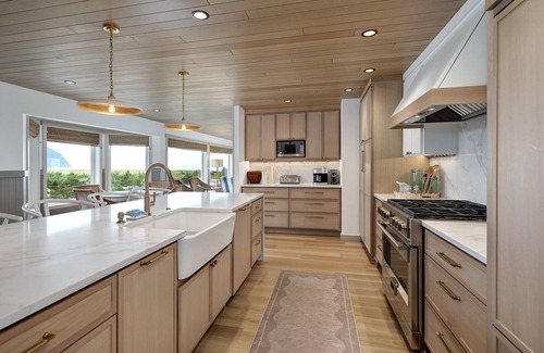 Seaside House | Oceanfront-Nicest on the Beach! Full late 2025 Renovation!