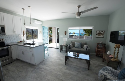 Cockburn Town Villa | OCEANFRONT - PALM SUITE AT DRIFT VILLA