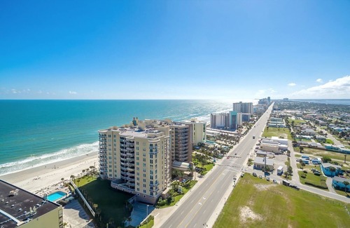 Daytona Beach Condo | Oceanfront Pool, Hot Tub, Fire Pit & Direct Beach Access-10% off 7 night stay!